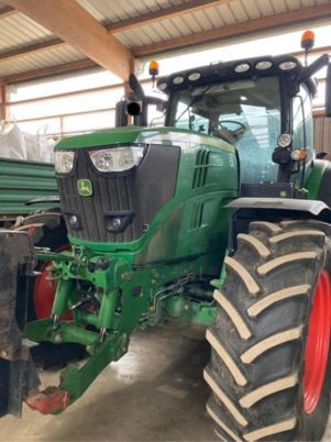 John Deere 6215R  AP40