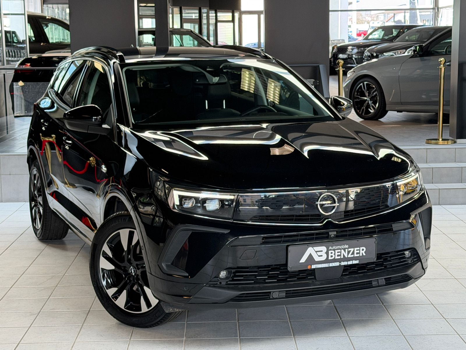 Fahrzeugabbildung Opel Grandland Ultimate/LEDER/KAMERA/ASSISTANC/LED/DI