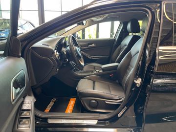Mercedes-Benz GLA 200 7G-DCT Style *NAVI*XENON*SHZ*TEMPOMAT*