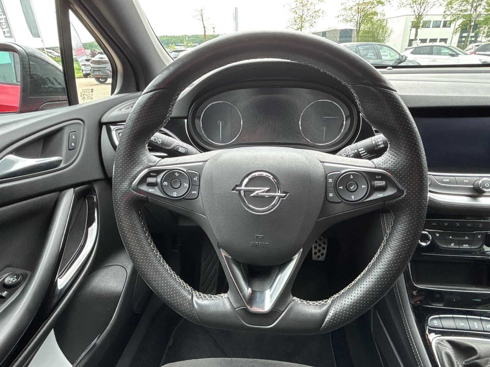 Fahrzeugabbildung Opel Astra K Ultimate+SHZ+PDC+LED+NAVI+Alcantara+S&S