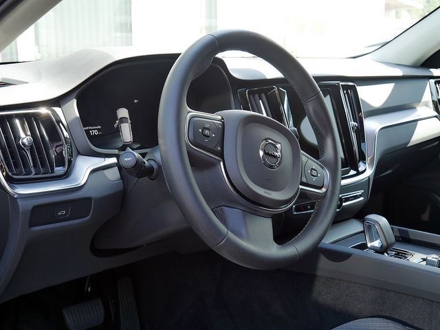 Volvo V60 Kombi 2.0 Core MEMORY PDC SHZ KAMERA AHK foto 15