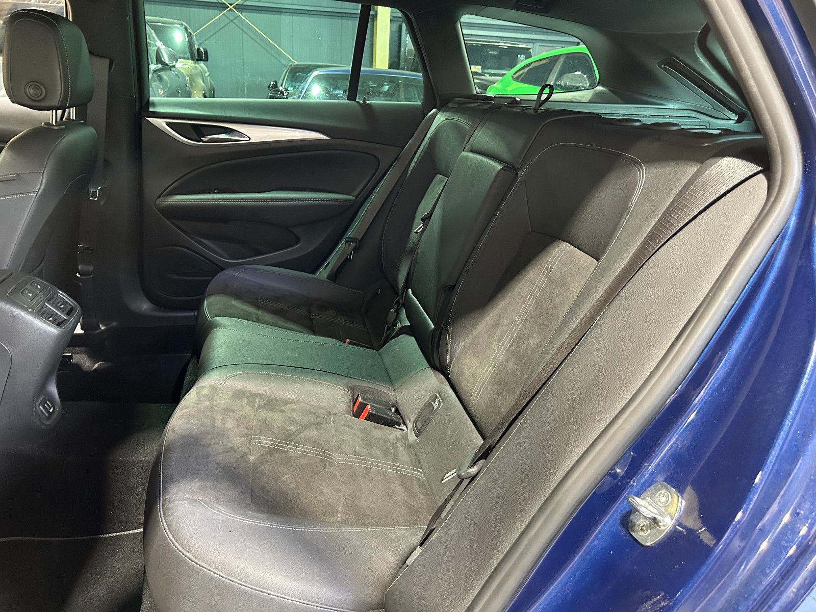 Fahrzeugabbildung Opel Insignia B Sports Tourer Ultimate/8-FACH/APPLE/