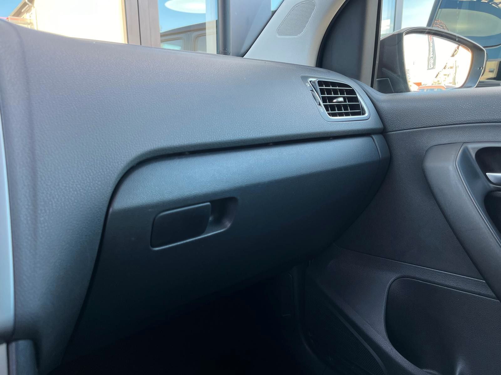 Fahrzeugabbildung Volkswagen Polo V 1.2 TSI Life*1.Hand*