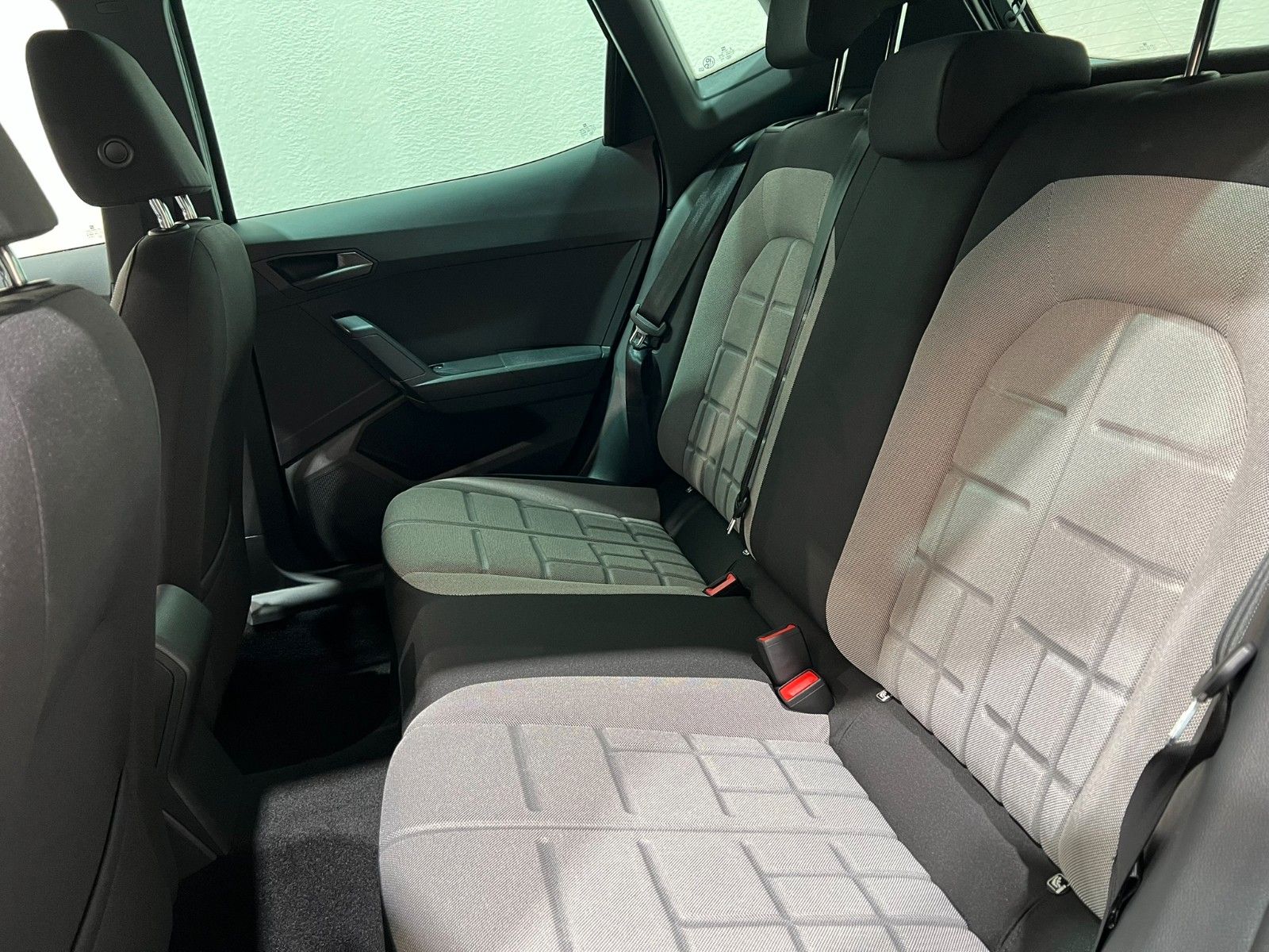 Fahrzeugabbildung SEAT Arona 1.0 TSI 85kW FR DSG
