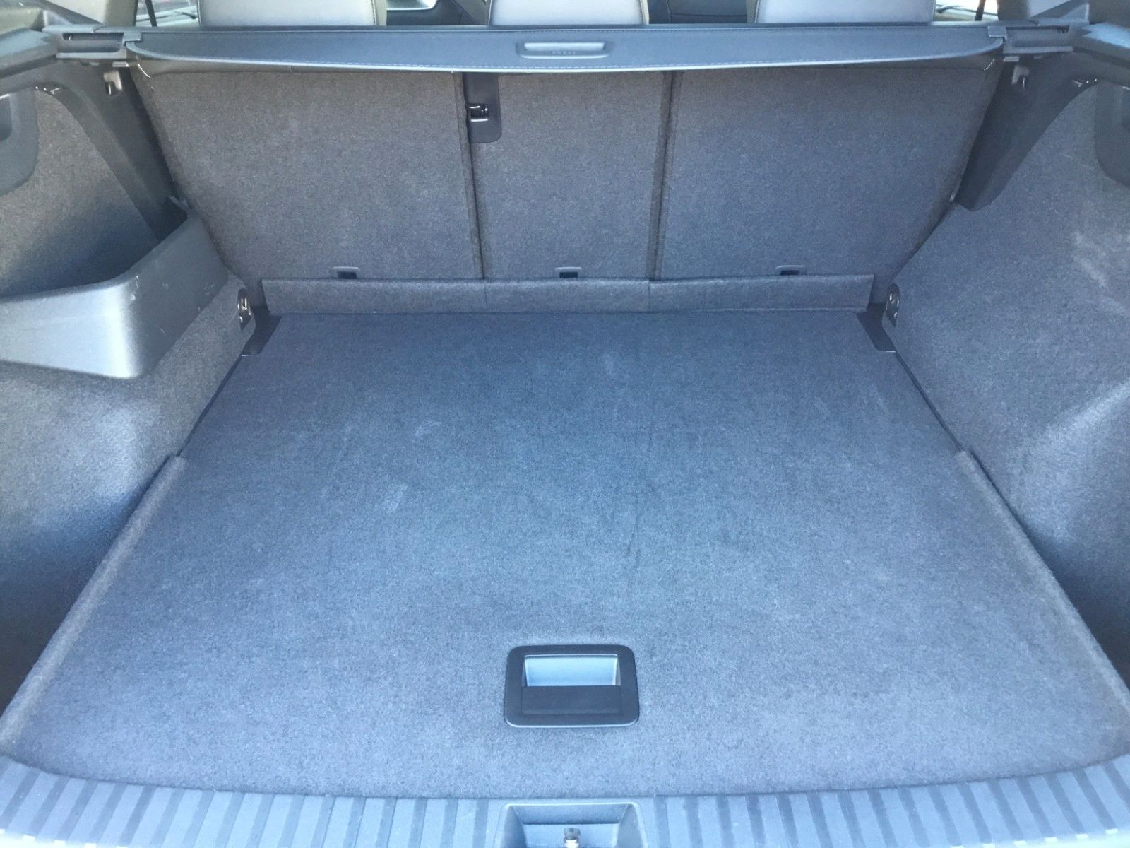 Fahrzeugabbildung Volkswagen Tayron 2.0TDI DSG 4M R-Line+Standh.+AHK+Pano+20"