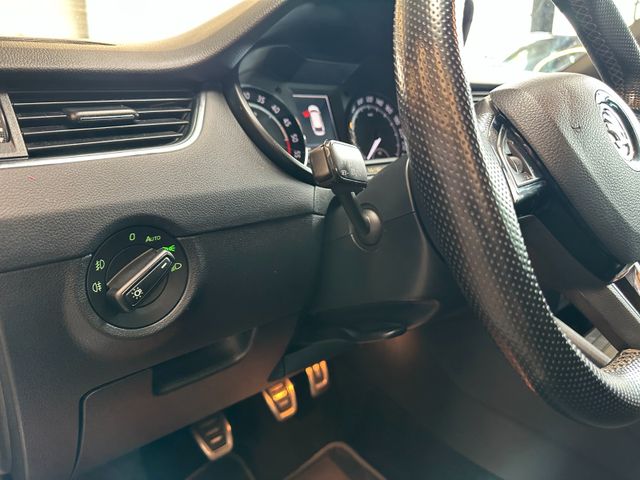 Skoda Octavia Combi RS *BiXenon*Navi*AHK*