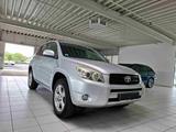 Toyota RAV 4 2.0-l-VVT-i 4x4 Autom. Glasdach Navigation - Toyota RAV 4 in Bochum