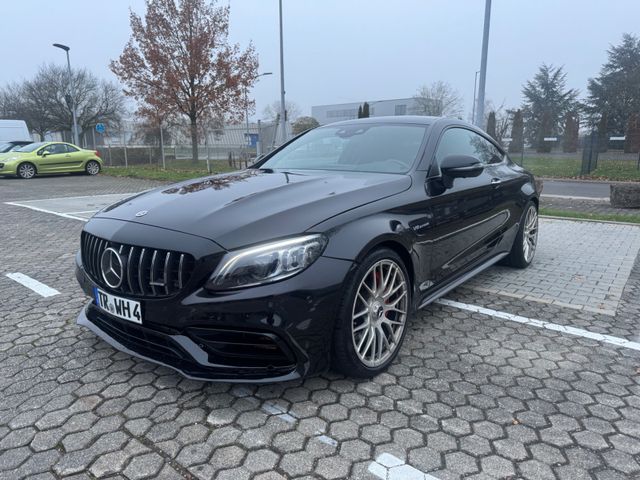 Mercedes-Benz C 63s  AMG BURMESTER SCHALENSITZE SPORTAGA