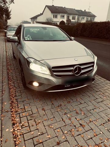 Mercedes-Benz Mercedes A180