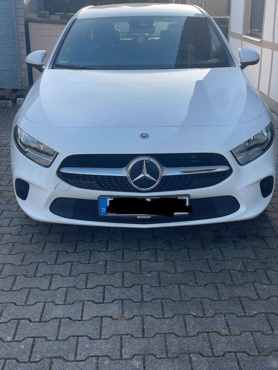 MERCEDES-BENZ Mercedes A180 | Automatik | TÜV | 8FACH AL...