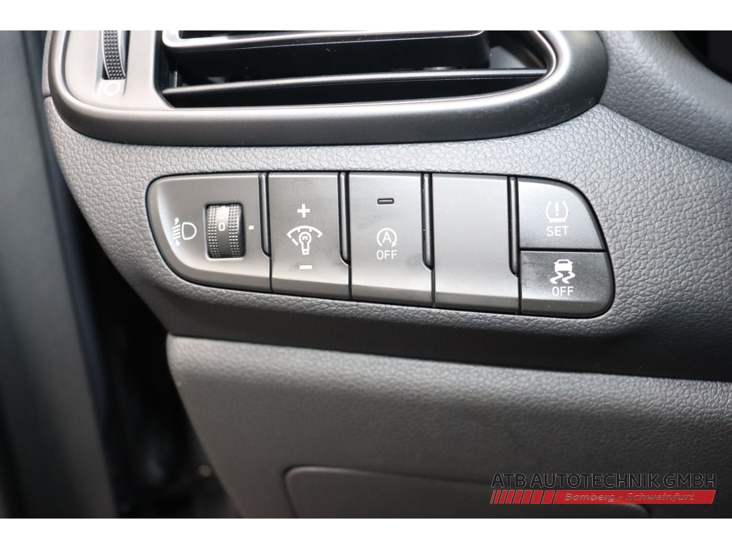 Fahrzeugabbildung Hyundai i30 Kombi Advantage 1.5 T-GDi 48V DCT