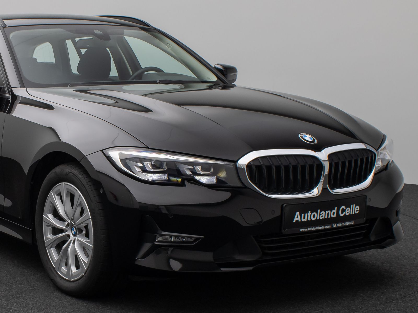 Fahrzeugabbildung BMW 320i CockPit+ DAB PDC LED Lordos Sitzhzg Komfort