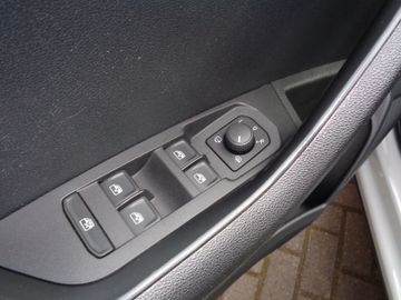 Bild 6 Skoda Karoq Ambition 1.0 TSI PDC SR WR AHK SML BT DAB