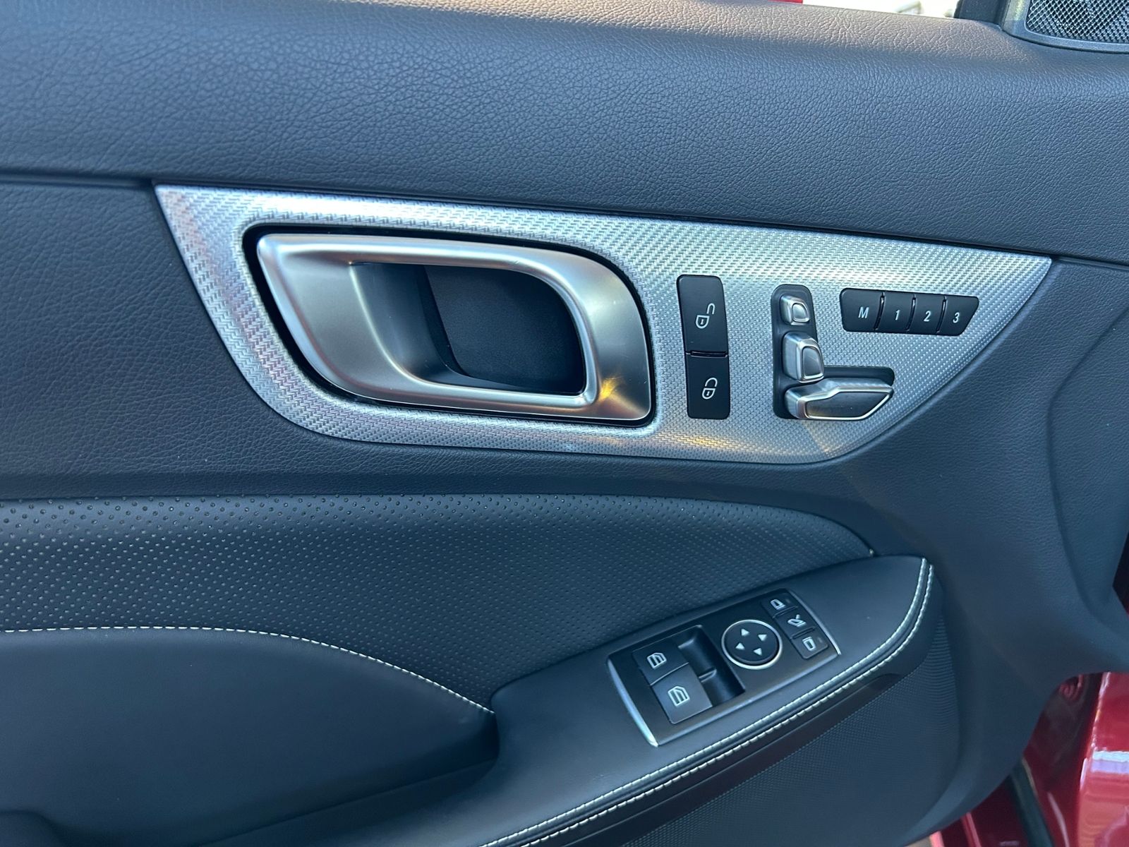 Fahrzeugabbildung Mercedes-Benz SLC 300 Roadster AMG Line KLIMA LED NAVI