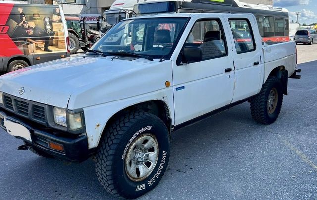 Nissan King Cab BENZIN 2,4l 4x4