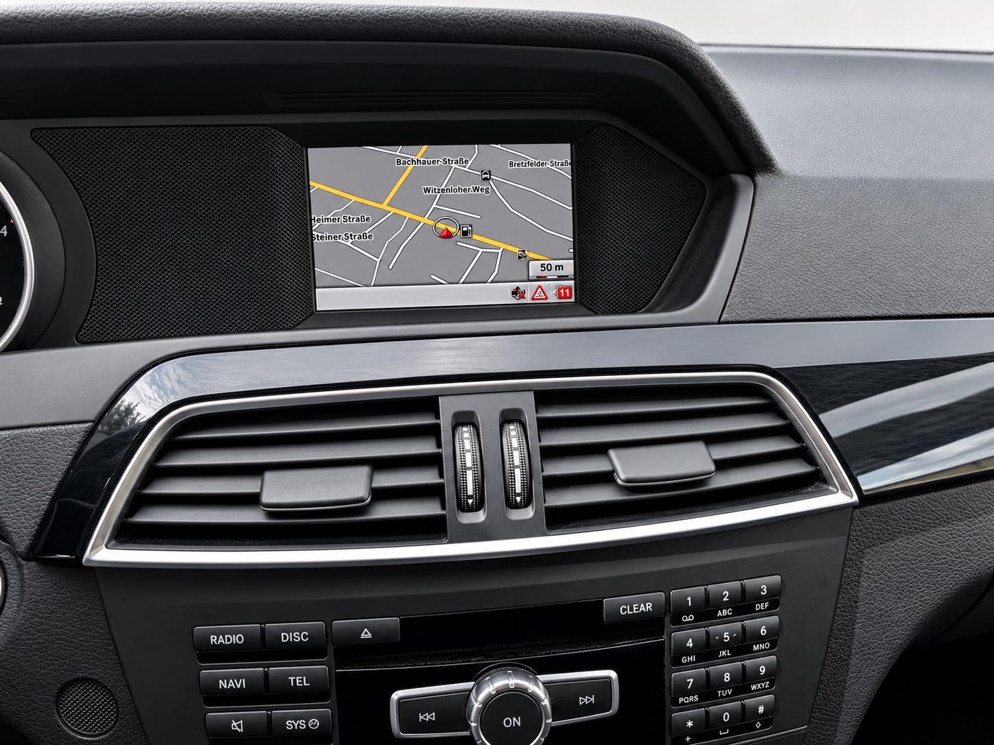 Mercedes-Benz C 180 CGI - AHK | NAVI | PTS | SHZ