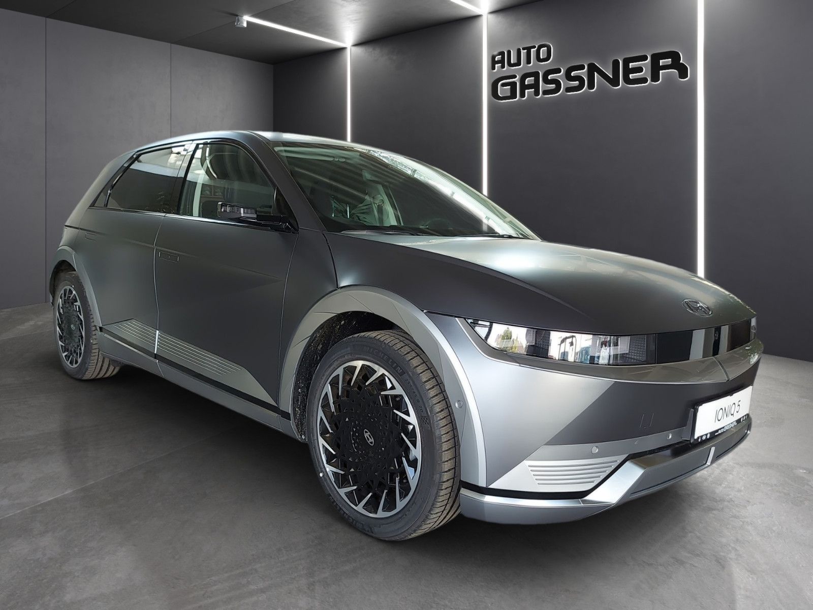 Fahrzeugabbildung Hyundai IONIQ 5 325PS 4WD Uniq Relax Kamerap. 20 Zoll