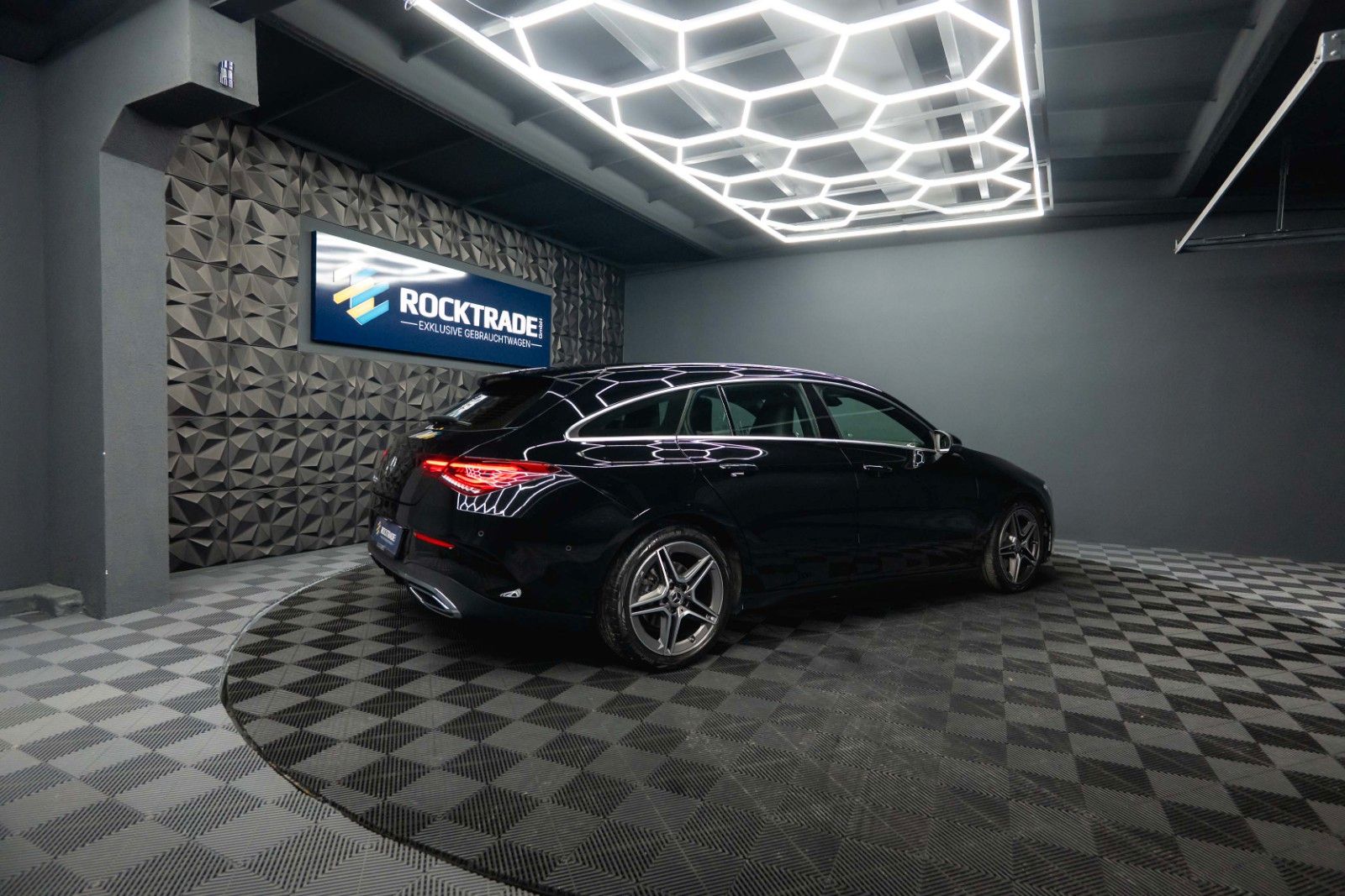 Fahrzeugabbildung Mercedes-Benz CLA 220 Shooting Brake AMG Line | ACC | LED
