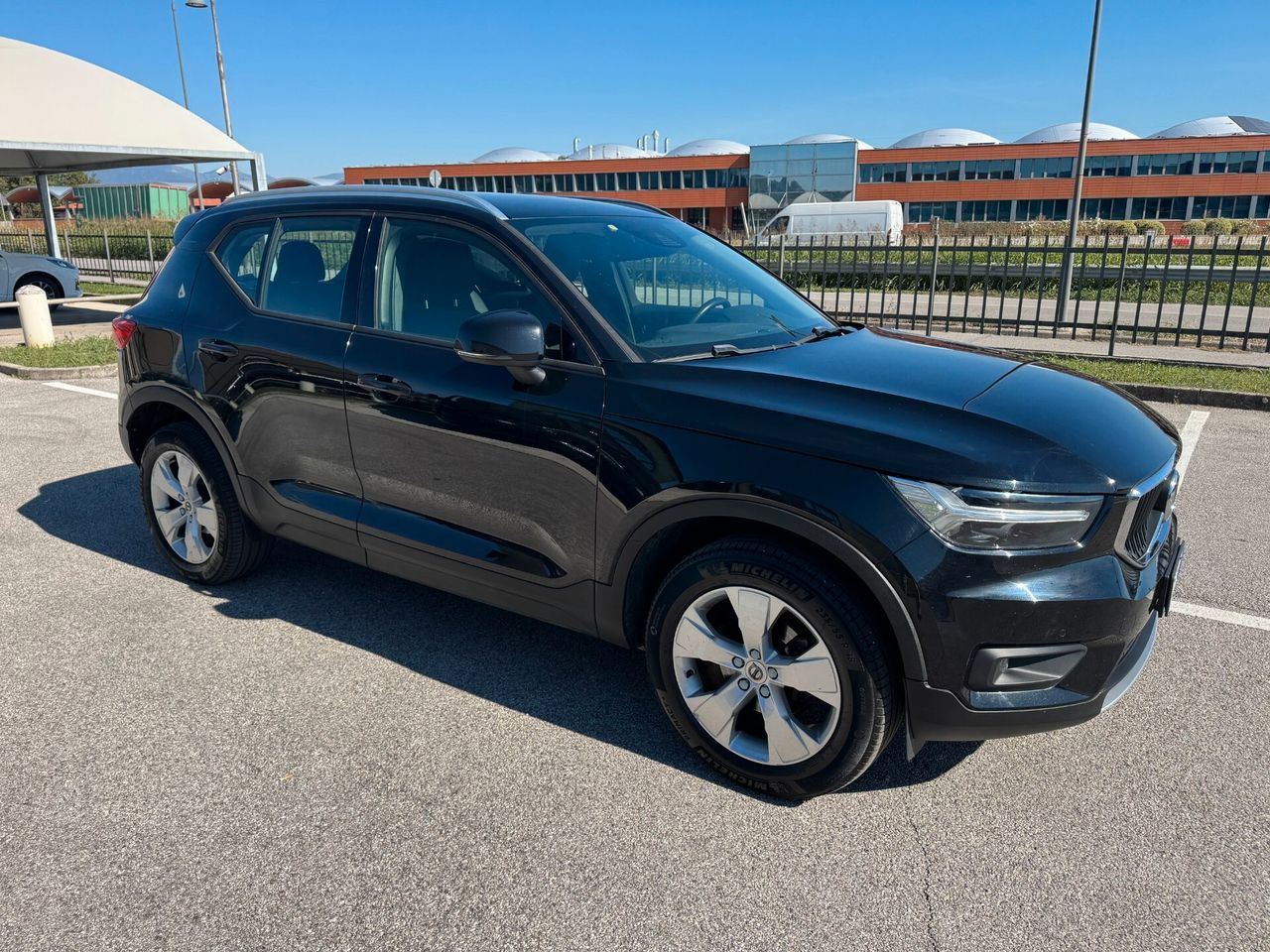 Volvo XC40 T2 Geatronic Momentum Pro imagem 3