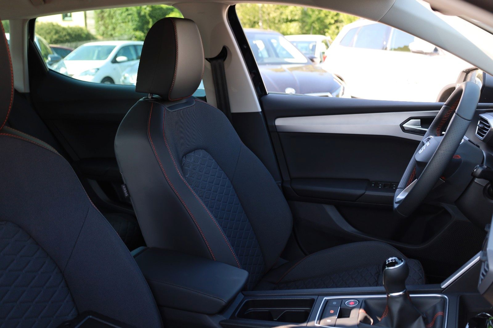 Fahrzeugabbildung SEAT Leon FR 1,5 TSI *LED*SHZ*PDC