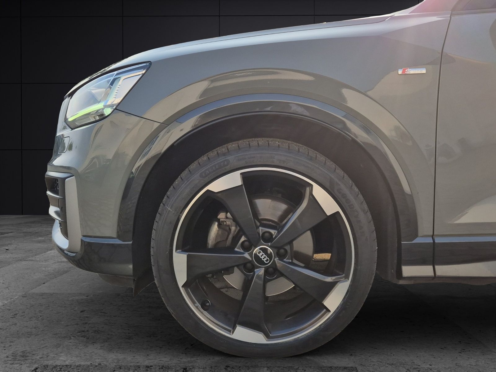 Fahrzeugabbildung Audi Q2 40 TFSI quattro sport S-line LED Navi GRA RFK
