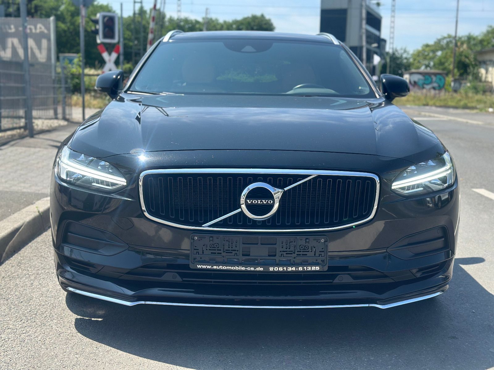 Fahrzeugabbildung Volvo V90 T5 MOMENTUM GEARTRONIC*LEDER-BEIGE-BRAUN*
