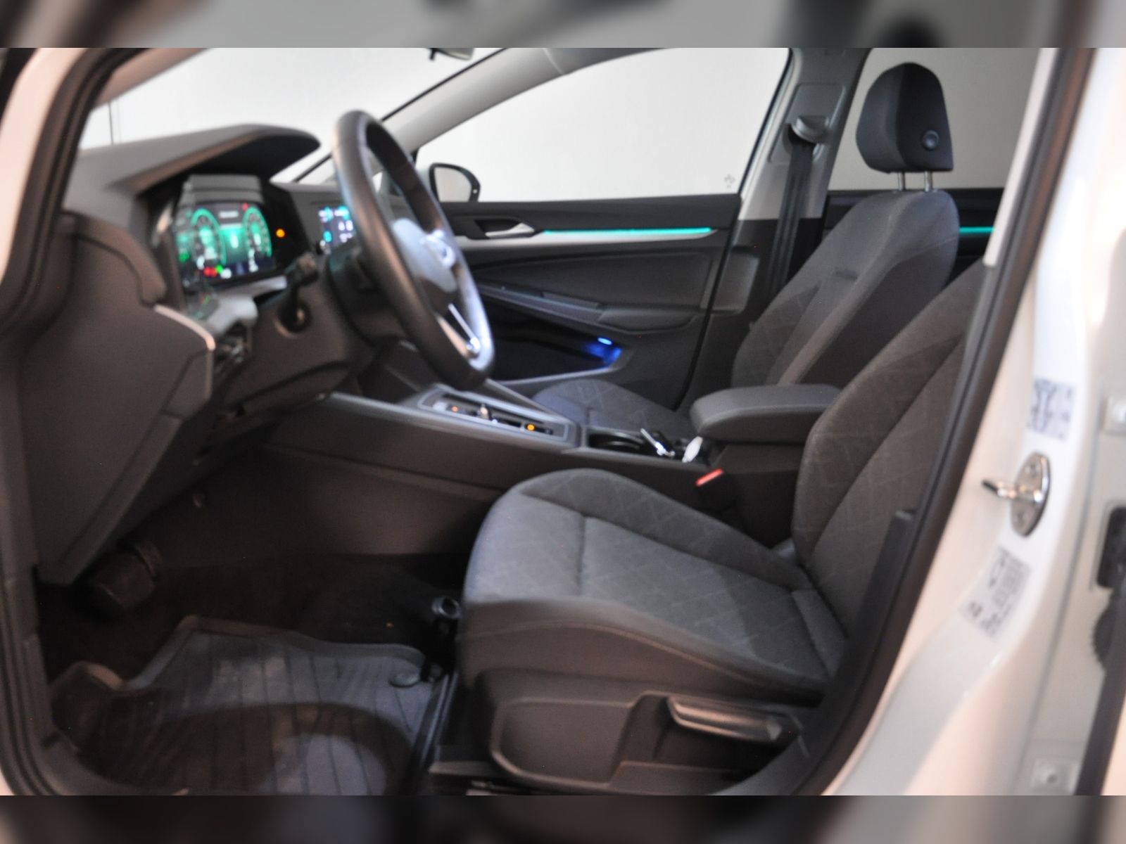 Volkswagen Golf  Life 1.0eTSI DSG ACC RKamera App-Navi LED foto 6
