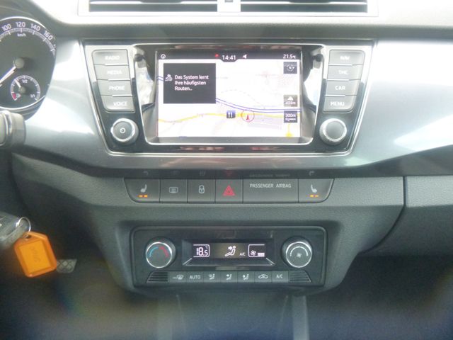 Fahrzeugabbildung Skoda Fabia Combi 1,0 TSI >NAV/LED/SHZ/PDC<