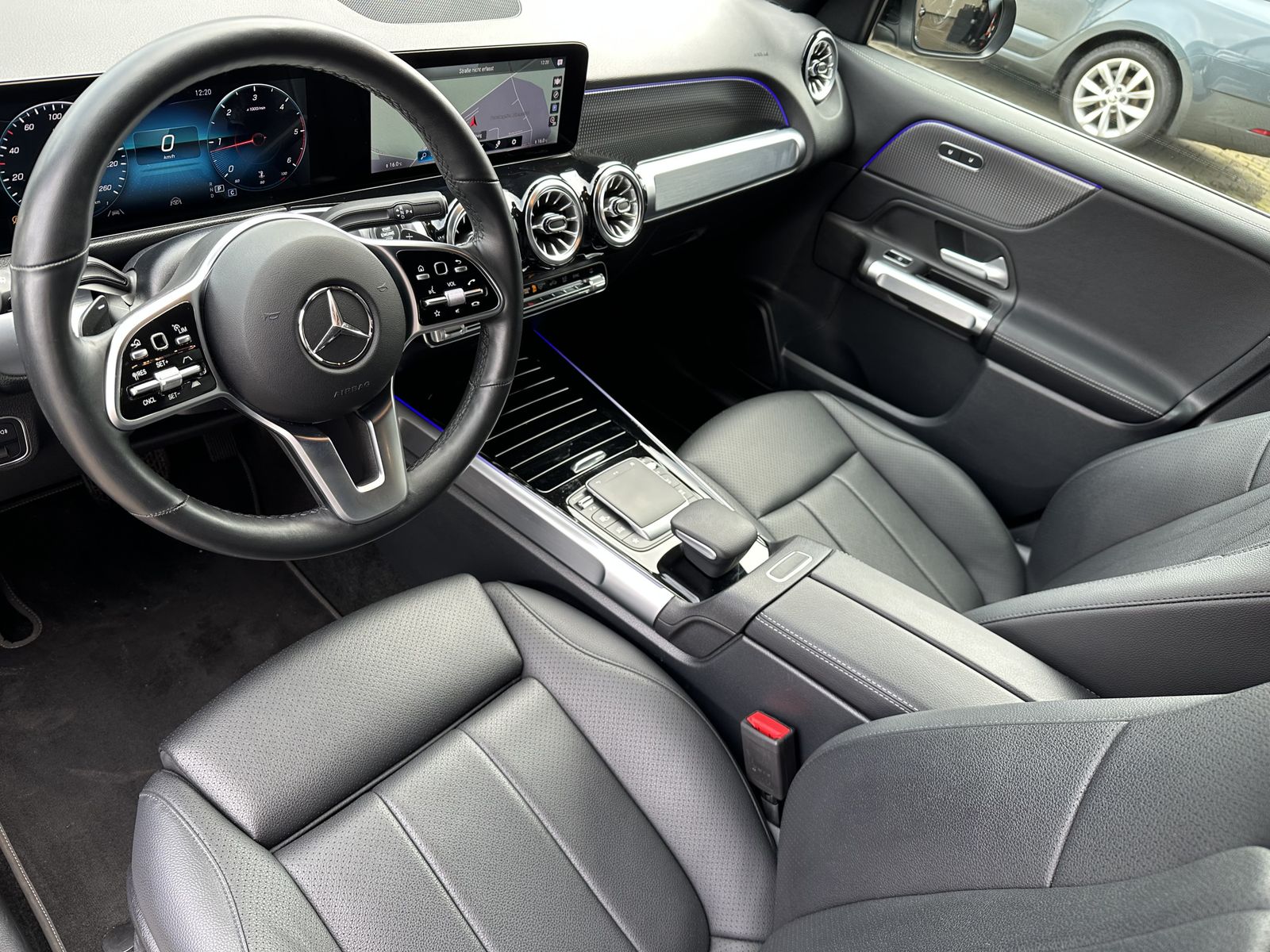 Fahrzeugabbildung Mercedes-Benz GLB 220d Progressive NAV+LED+AHK+DISTRONIC+KAM