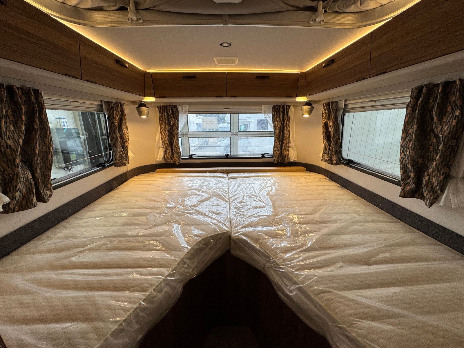 Fahrzeugabbildung HYMER / ERIBA / HYMERCAR Touring 542 - Legend- 5.834€ sparen !!!