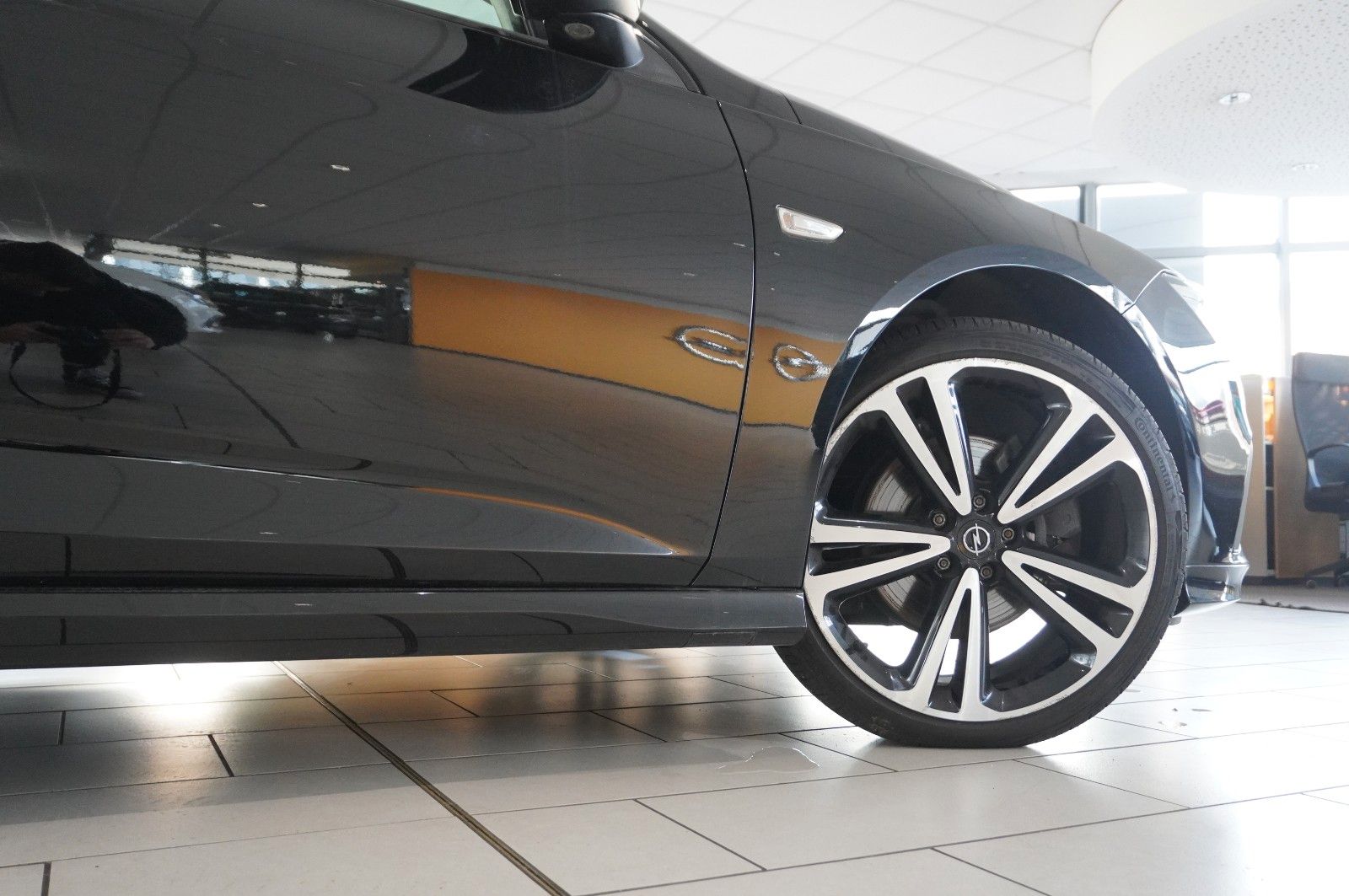 Fahrzeugabbildung Opel Insignia B ST 2.0D ULTIMATE NAVI/OPC/KAMERA/AHK