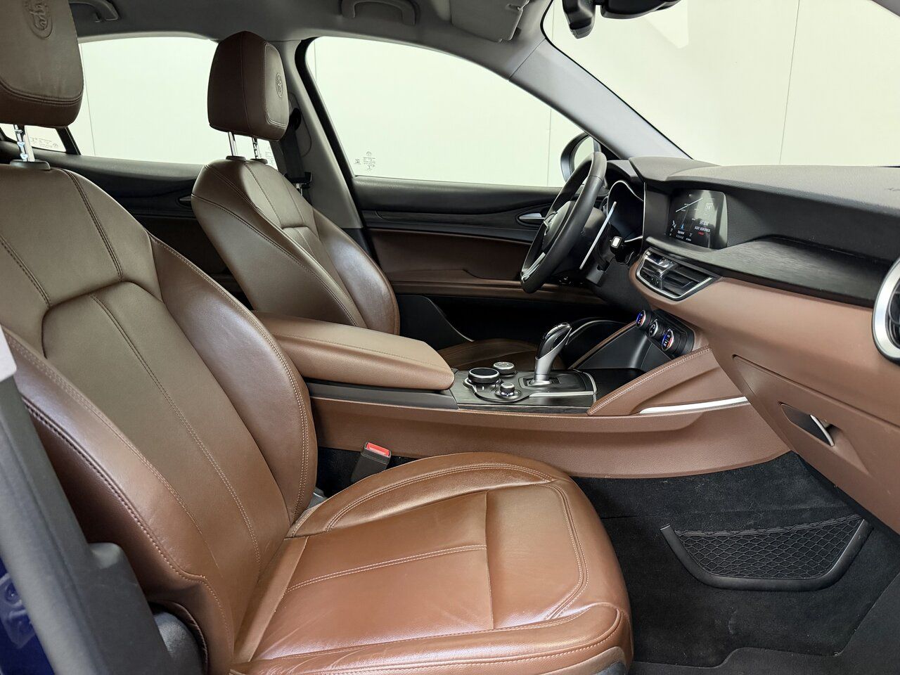Alfa Romeo Stelvio 2.0 Benzine Autom. Q4 - Apple Car Play - imagem 2