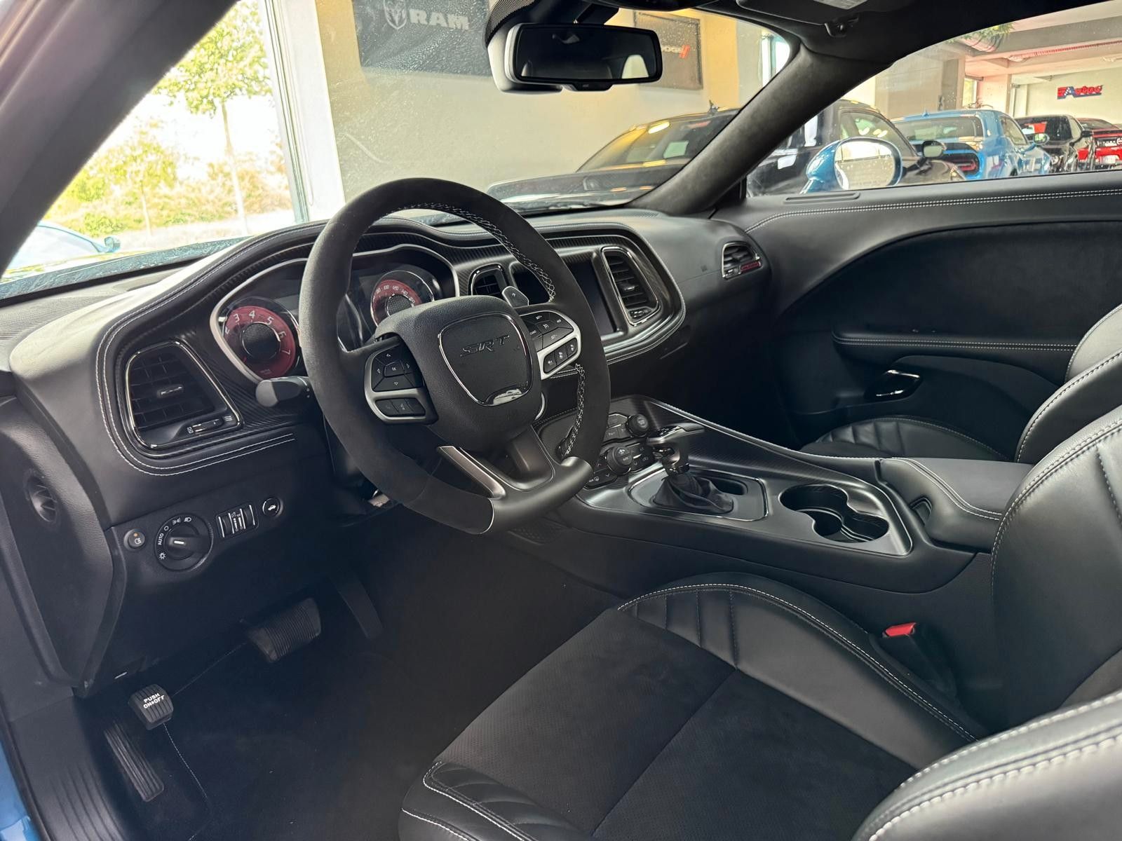 Fahrzeugabbildung Dodge CHALLENGER HELLCAT JAILBREAK-LAGUNA-YELLOW CAL.-