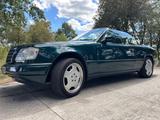 Mercedes-Benz E 200 A124 Cabriolet 
