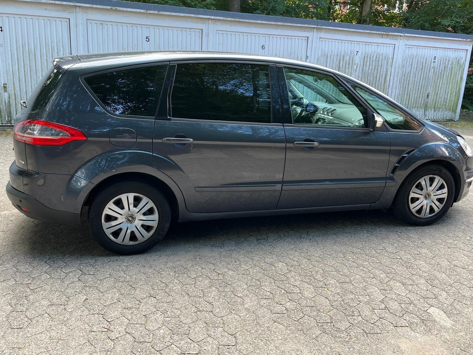 Ford S-MAX 2010 — салон