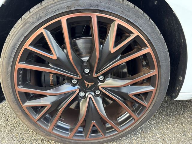 Leon ST VZ 245PS *COPPER+MATRIX+PANO* 299€mtl