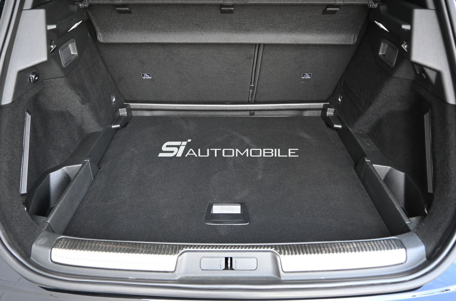 Fahrzeugabbildung DS Automobiles DS7 Crossback PureTech 180 PERF. LINE+ °AHK°PANO