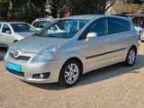 Toyota Corolla Verso 1.8-l-VVT-i*Autom.*7-Sitzer*PDC* - Toyota Corolla Verso 7-Sitzer