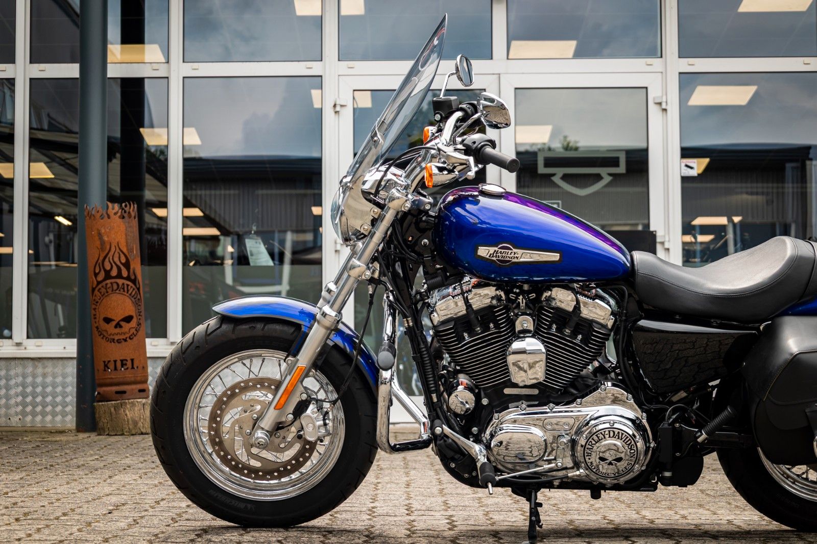 Fahrzeugabbildung Harley-Davidson Sportster XL1200C Custom - JEKILL&HYDE -