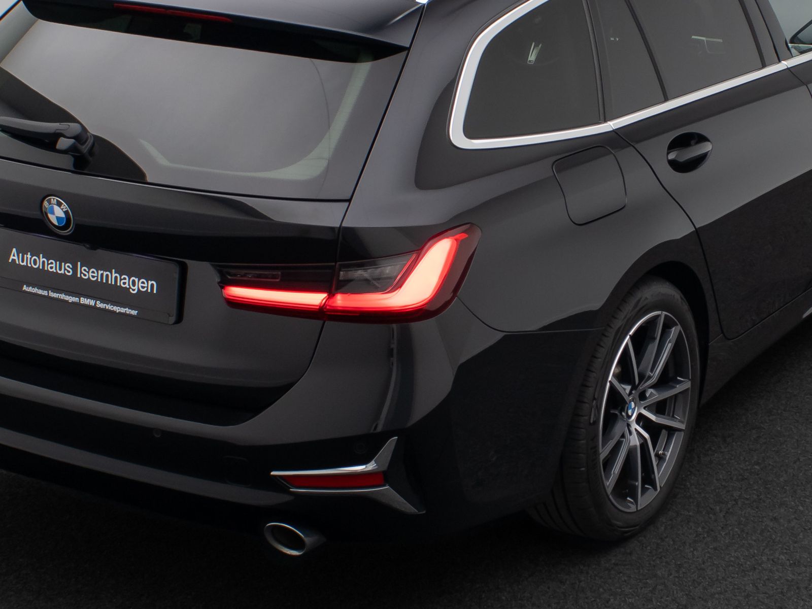 Fahrzeugabbildung BMW 330i xD Luxury Line HUD DAB Komfort 360&deg; Leder
