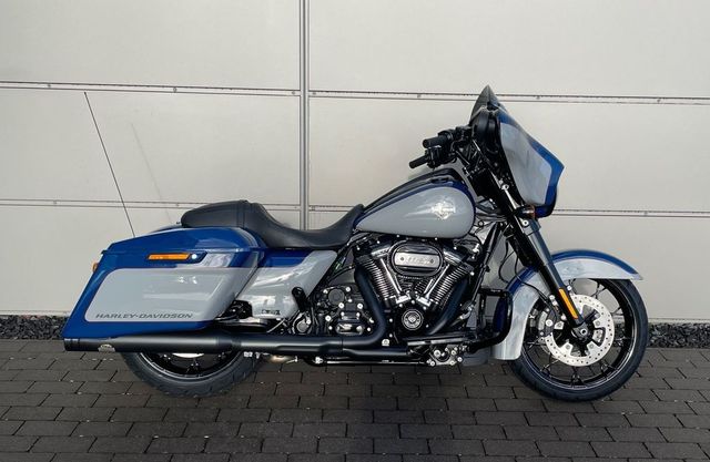 Harley-Davidson Street Glide Special FLHXS mit Jekill&Hyde