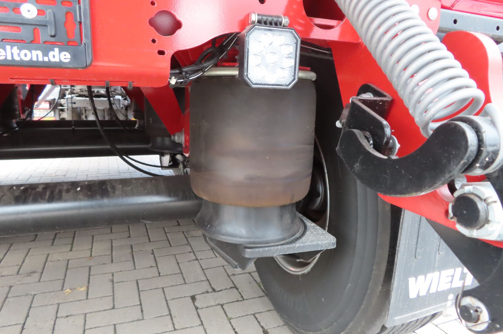 Fahrzeugabbildung Wielton Strong Master 3-Achs Kippsattelauflieger 33 m³