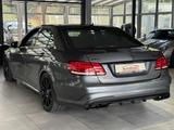 Mercedes-Benz E63 AMG Lim SpeedShift KeylessGo Pano ACC Kamera - graue Mercedes-Benz E 63 AMG
