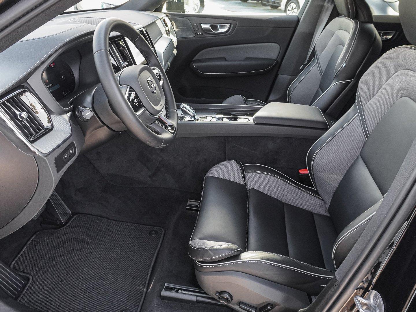 Volvo XC60 T8 AWD Black Edition Ultra Plug-in Hybrid
