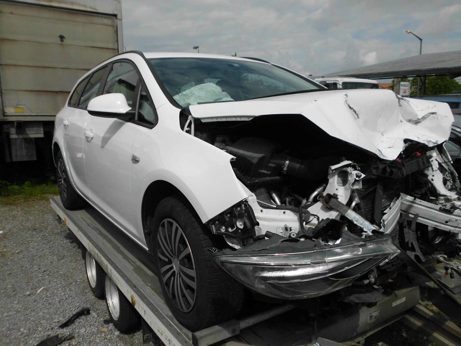 Opel Astra J Sports Tourer Style