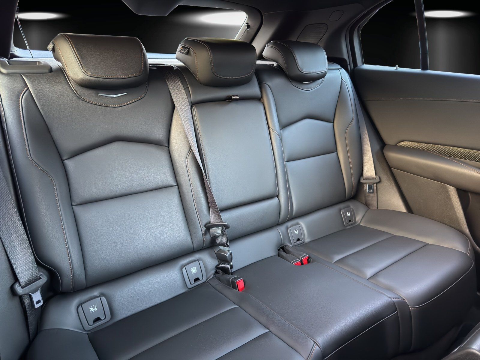 Fahrzeugabbildung Cadillac XT4 Sport 350D AWD SHZ/HUD/NAVI/LED/DT. FZG/SCHE