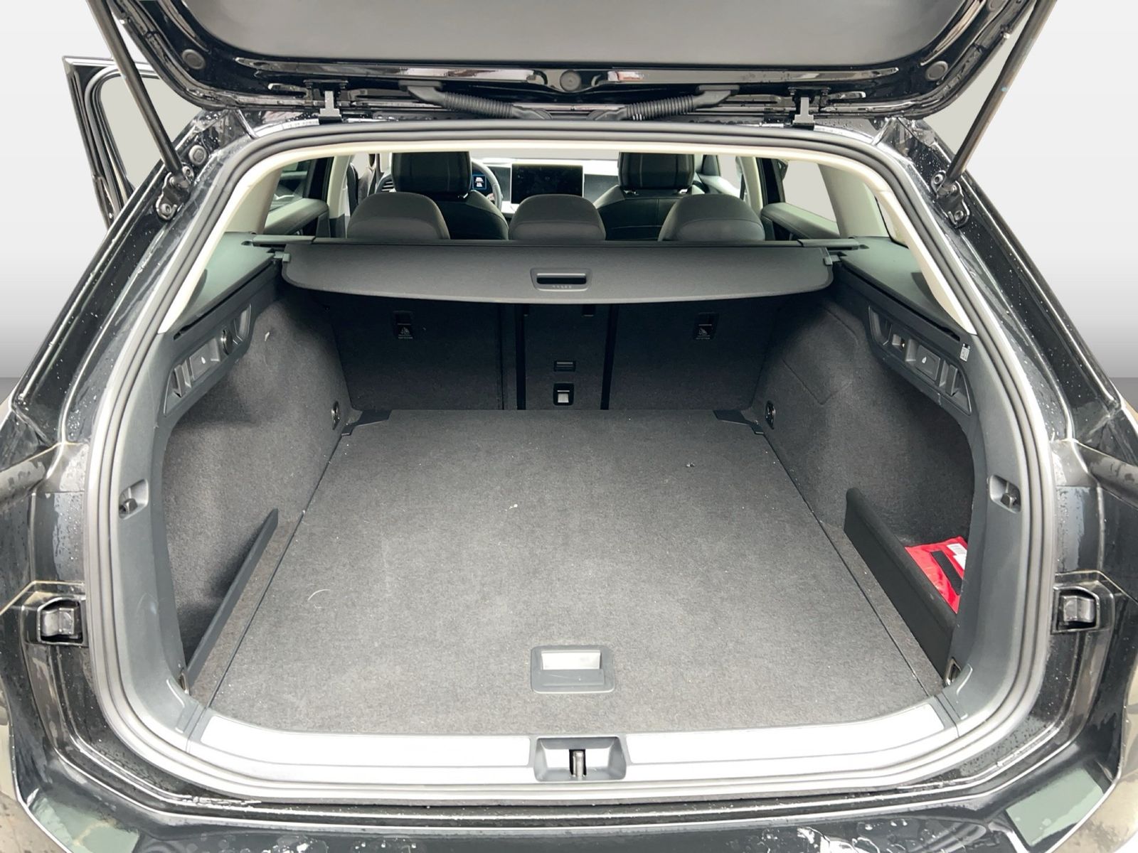 Volkswagen Passat Variant - Bild 12