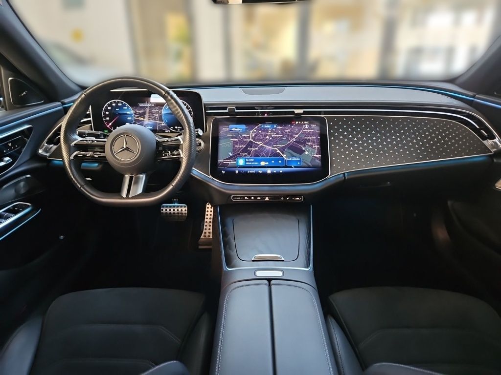 Fahrzeugabbildung Mercedes-Benz E 300 de AMG Night ACC Pano Totwi. Memo Burm.4D