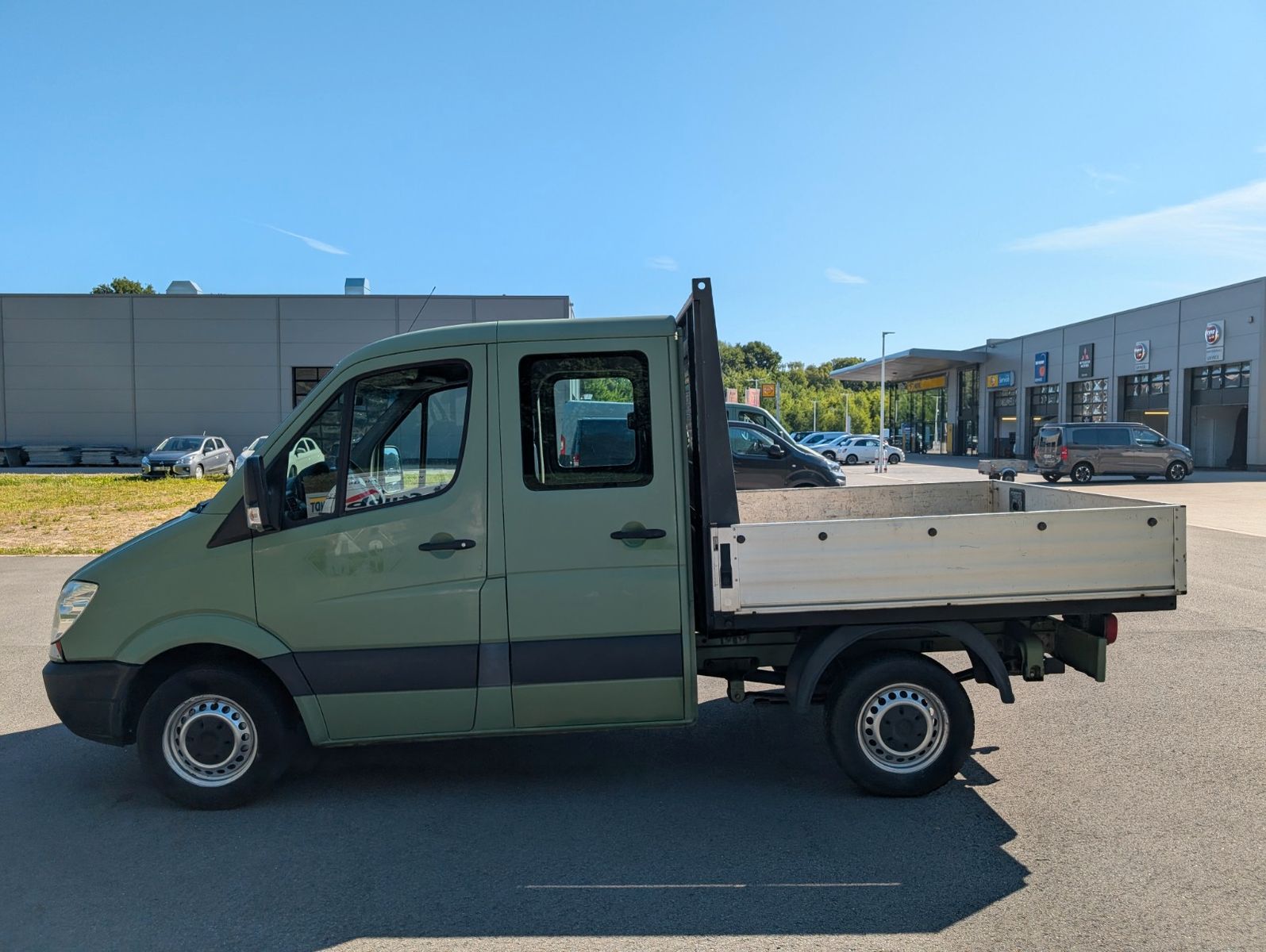 Fahrzeugabbildung Mercedes-Benz Sprinter Pritsche DoKa AHK