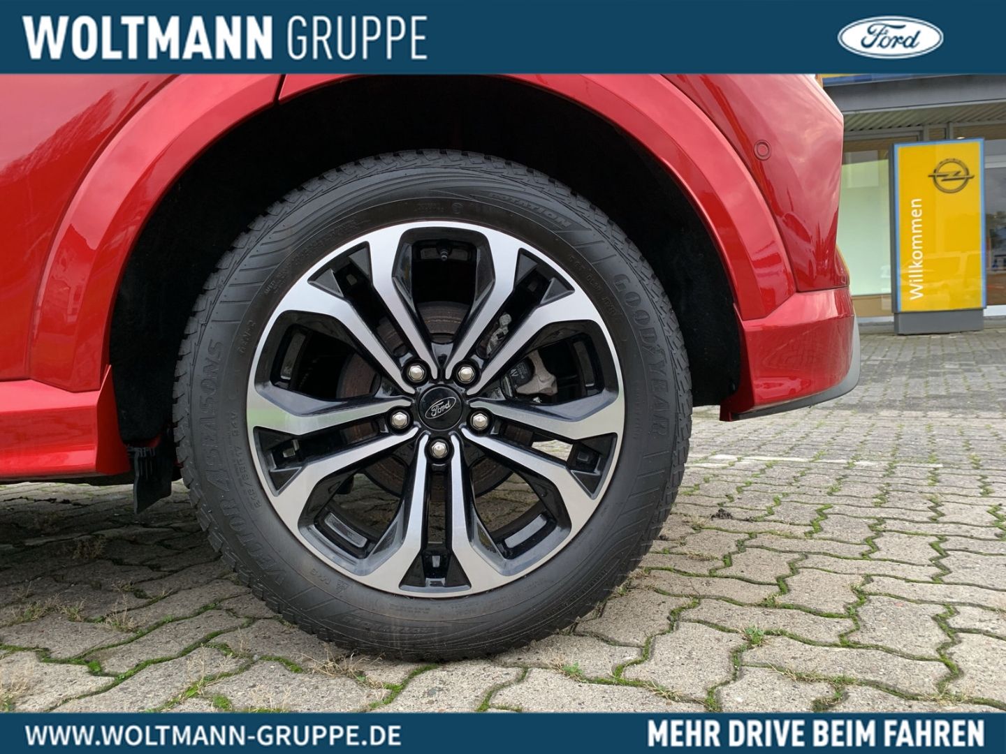 Fahrzeugabbildung Ford Puma ST-Line Automatk, Ganzjahresreifen, Rückfah